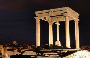 El hijo de Zeus y la hija de Ávila