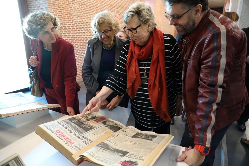 Manuela Carmena presenta en Conde Duque el libro \'Joana Biarnés. Disparando al corazón\'