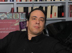 Juan Carlos Méndez Guédez profundiza en el espionaje venezolando en 'La ola detenida'