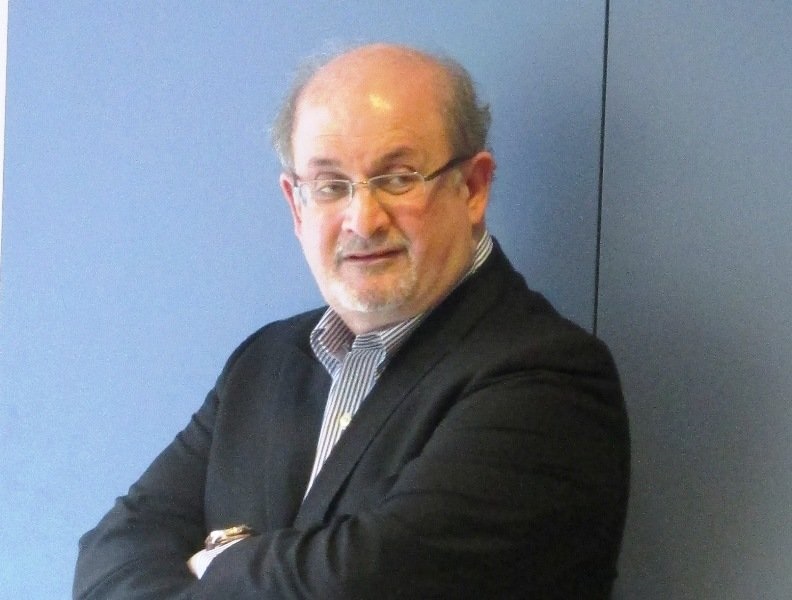 Seix Barral publica la nueva novela de Salman Rushdie sobre la era Trump: \'La decadencia de Nerón Golden\'