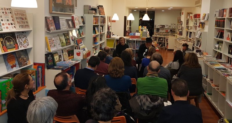 José Iniesta presenta su poemario “El eje de la luz” en la librería Ambreta de Valencia
