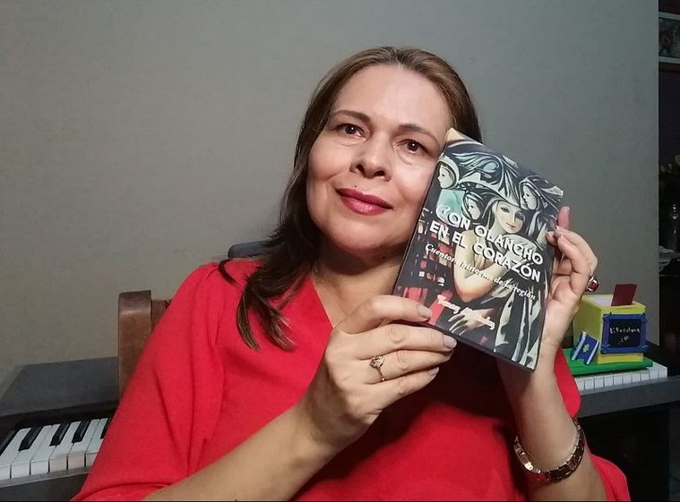 Fanny Meléndez muestra su libro de cuentos: Con Olancho en el corazón. 
Editorial Quimera Fovista. 2021