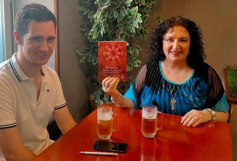 Entrevista a María Victoria Caro Bernal: “Me defino en mis poemas y en el título del libro, Tierra amada. Espíritu de perfección”