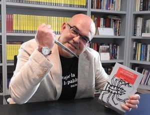 Entrevista a Alexis Ravelo: “La novela negra siempre ha sido crítica con la sociedad”