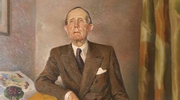 Retrato al óleo de Azorín pintado por Juan de Echevarría en el año 1922, y conservado en el Museo Nacional Centro de Arte Reina Sofía, en Madrid. [Pertenece al realismo e intelectualismo pictórico de principios del siglo XX en España, donde se priorizaba plasmar la psicología, la sobriedad y el carácter analítico del escritor].