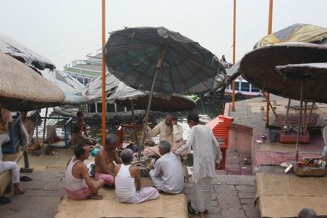 Sagrada Benarés, Santa Varanasi
