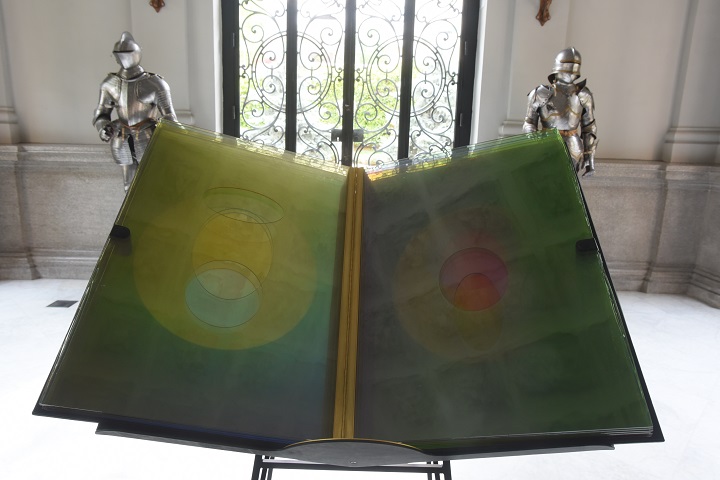 A view becomes a window