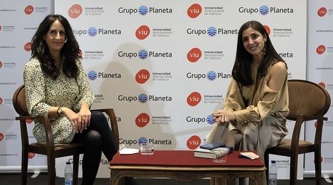 Espido Freire y María Oruña desvelan las claves para escribir una buena novela