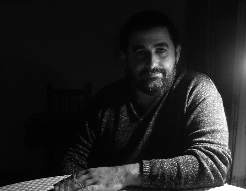 Los nuevos poemas de Manuel García historia de los libros que ardieron