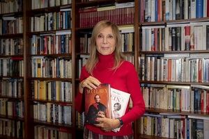Pilar Eyre: “Javier Olivares es el mejor guionista para un libro sobre el rey”