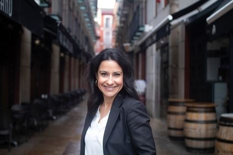 Sylvia Herrero se estrena en la literatura con la 'Trilogía de Santa Manuela'