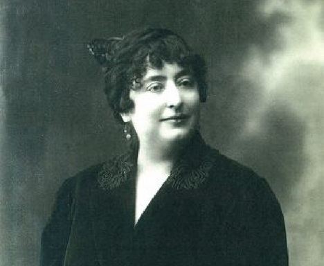 Carmen de Burgos, primera periodista profesional española del siglo XIX, defensora de los derechos de las mujeres
