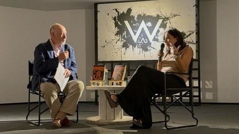 Juan Eslava Galán y Amira Avil