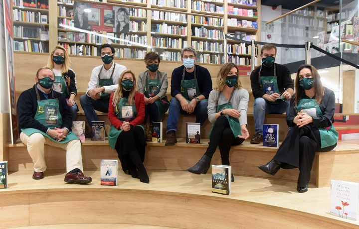 Escritores participantes en el homenaje a los libreros