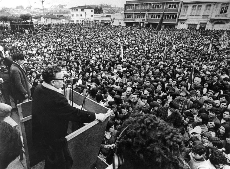 Allende en una concentración de la Unidad Popular