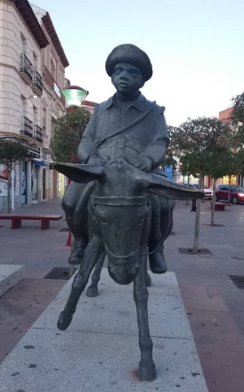 Estatua de Sancho Panza en la Plaza de España de Alcázar de San Juan