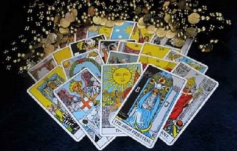 Tarot y efecto Forer: ¿Por qué confiamos?