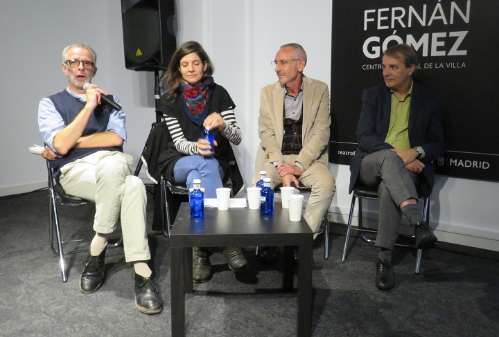 Nacho Marín, director artístico del teatro; -Helena de Llanos (nieta del autor) y Manuel Barrera Benítez, editores del libro- y Joan Tarrida