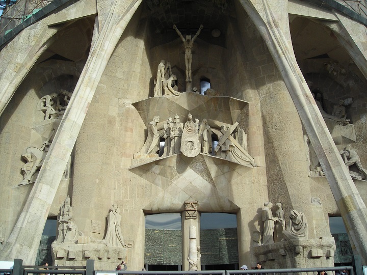Puerta de la Sagrada Familia de Gaudí