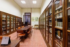 La Biblioteca histórica del Instituto madrileño Isabel la Católica, escogida como Premio Liber 2022 al fomento de la lectura