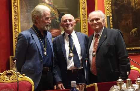 La Real Sociedad Bascongada en La Matritense. Álvaro Bermejo (izquierda), junto con Olaciregui e Irizar