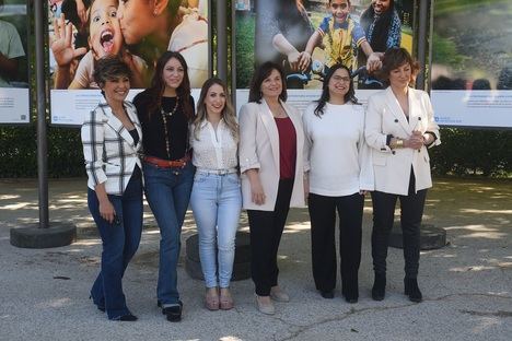 La familia Ónega y unas amigas