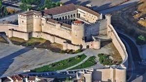 El legado literario del Castillo de Cuéllar: Inspiración para autores como Espronceda y Delibes