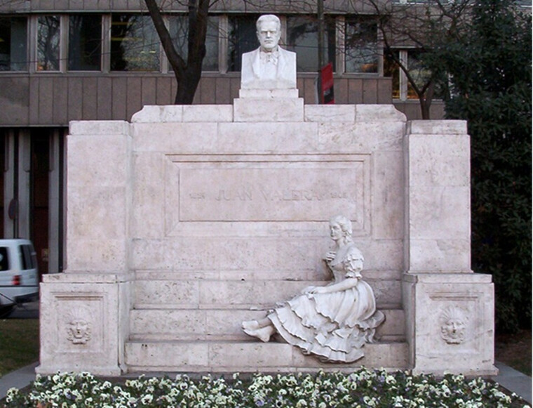 Monumento a Juan Valera en Madrid, en el Paseo de Recoletos. Erigido en 1928. Escultor: Lorenzo Coullant Valera, sobrino del escritor. La mujer esculpida en mármol blanco sentada al pie del busto es Pepita Jiménez, el personaje literario más famoso creado por Juan Valera.