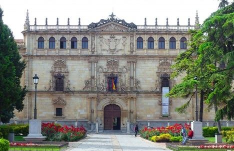 Fachada de la Universidad de Alcalá de Henares