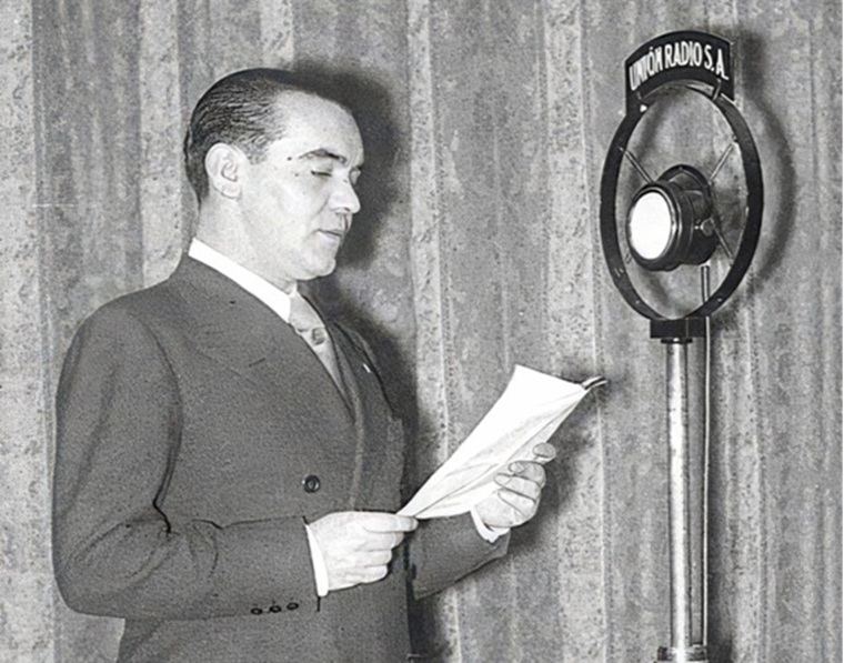 García Lorca en Unión Radio, donde en 1936 leyó su famosa alocución «Semana Santa en Granada». [Fundación FGL].