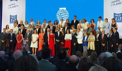 Personalidades y escritores en la Fiesta 75 aniversario del Premio Planeta