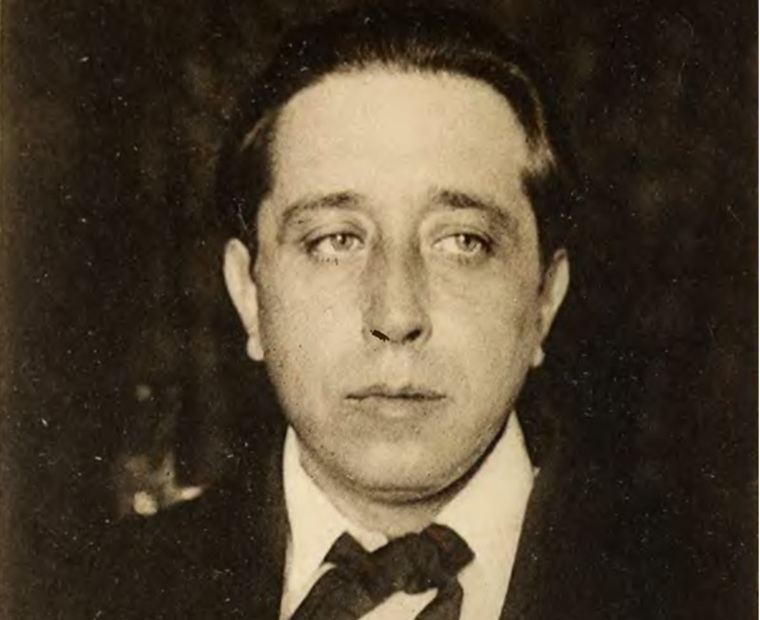 Foto de Gabriel Miró tomada en Madrid por el fotógrafo Virgilio Muro el 31 de diciembre de 1919.
