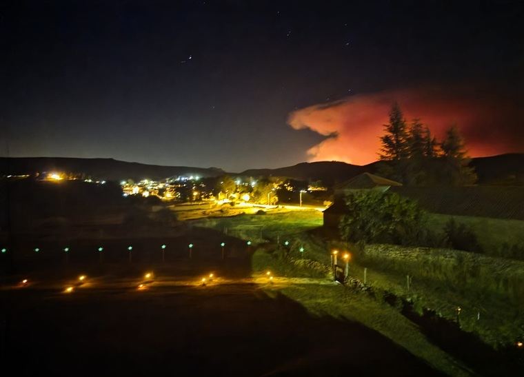 Incendio de la villa de Molbeltrán, desde la cara norte
