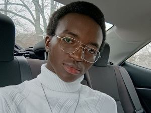 Emmanuel Marete: el poeta keniano de 15 años que le canta al mundo en tres idiomas