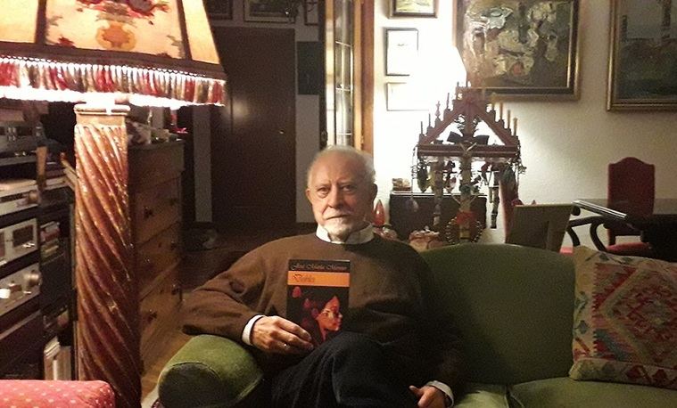 José María Merino en su casa