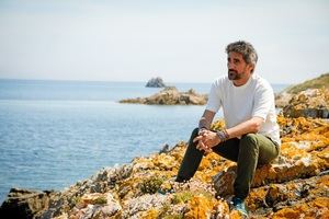 Manel Loureiro lanza 