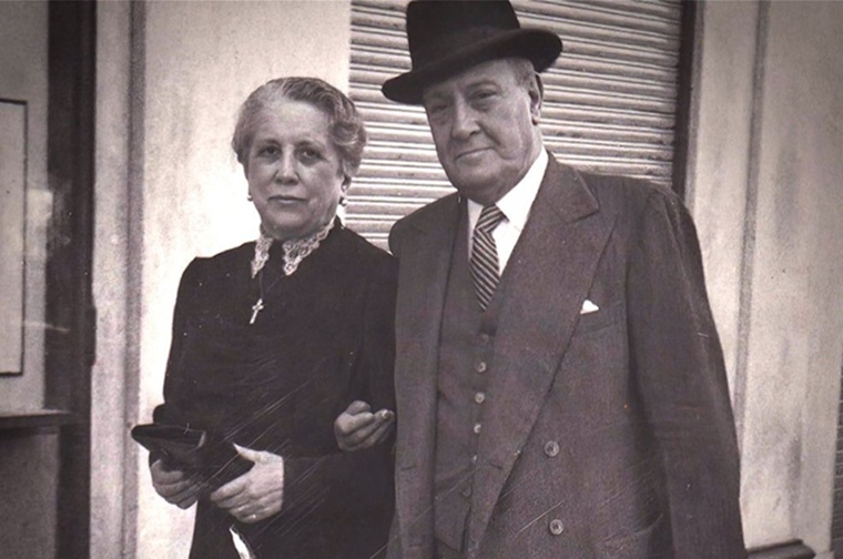 Manuel Machado y su esposa, Eulalia Cáceres. Fotografiados en Burgos