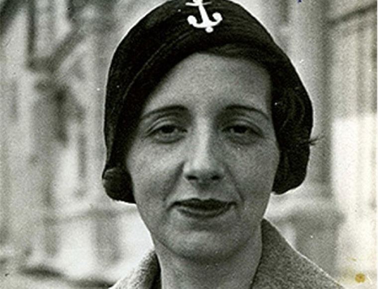 Foto de María Zambrano tomada en su ciudad natal (Vélez-Málaga) hacia 1930