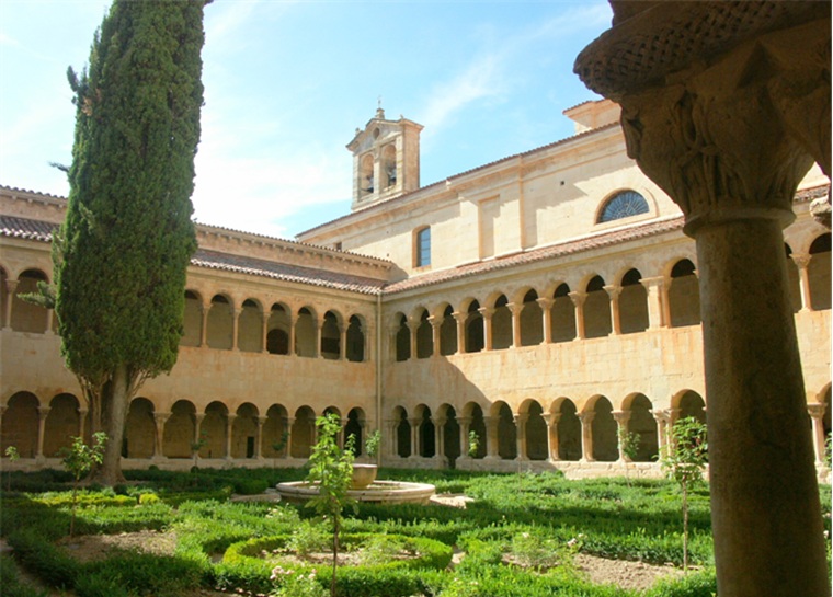 Monasterio de Santo Domingo de Silos [La foto pertenece a la época en la que está compuesto el poema]