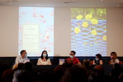 Presentación del libro 'Una flor en el asfalto'
