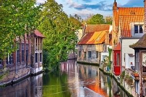 BRUSELAS Y BRUJAS, ANTES DE…