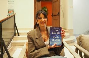 Entrevista a Raquel Sáez: “Cada individuo escoge su familia antes de nacer”