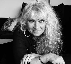 Entrevista a Sonia Rabinovich: “El humano estallido de Walt Whitman, la alucinada mordacidad de Allen Ginsberg”