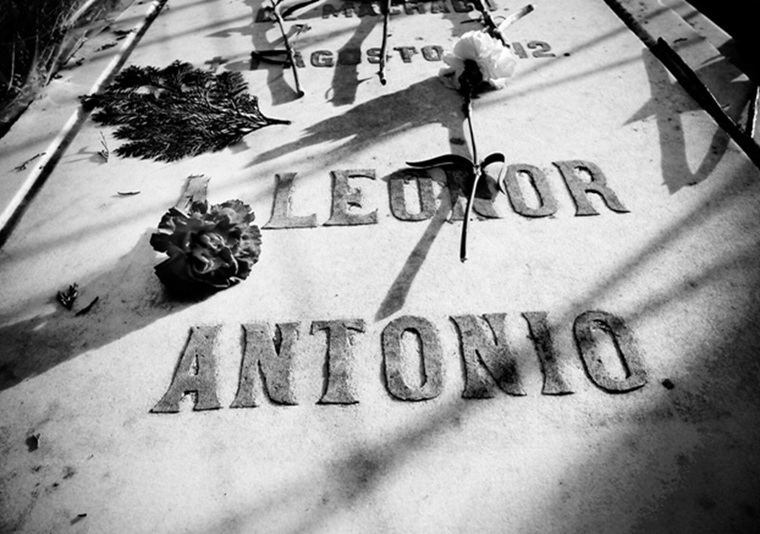 Tumba de Leonor Izquierdo en el cementerio de El Espino, en Soria