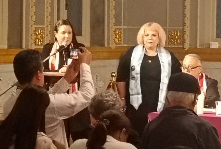 Paola Valverde Alier, poeta costarricense coorganizadora y Mar Russo poeta argentina organizadora