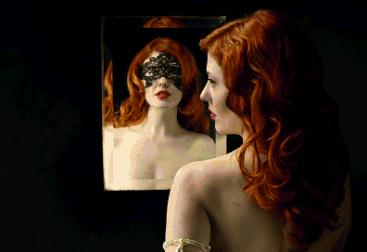 La sex blogger más influyente de España, Venus O´Hara, nos revela sus memorias eróticas en 'La máscara de Venus'