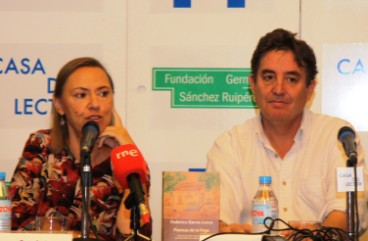 Laura García Lorca y Luis García Montero (Fotos: Javier Velasco)