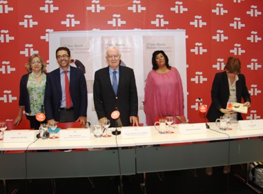 María Paz Ortuño, Emili Rosales, Víctor García de la Concha, Almudena Grandes y Silvia Sesé