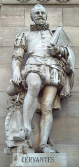 Estatua de Cervantes en la escalinata de la Biblioteca Nacional de España (Fotos: José Belló Aliaga)