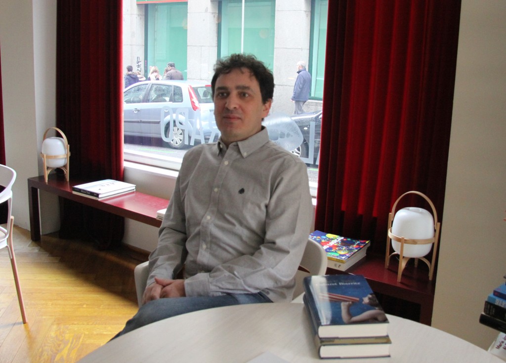 José C. Vales presenta su novela “Cabaret Biarritz”, ganadora del Premio Nadal 2015